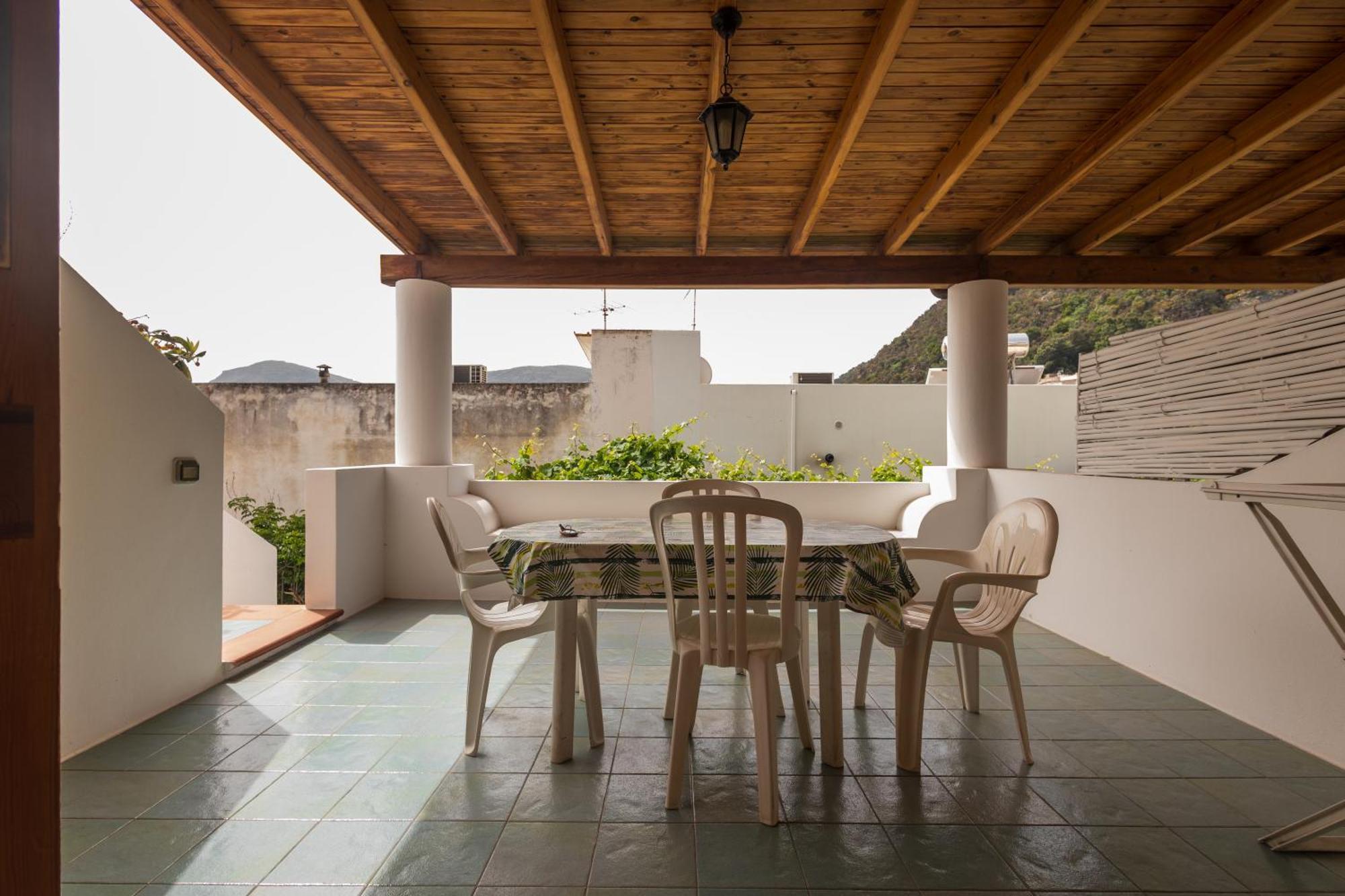 Hotel Residence La Villetta Canneto  Exterior photo