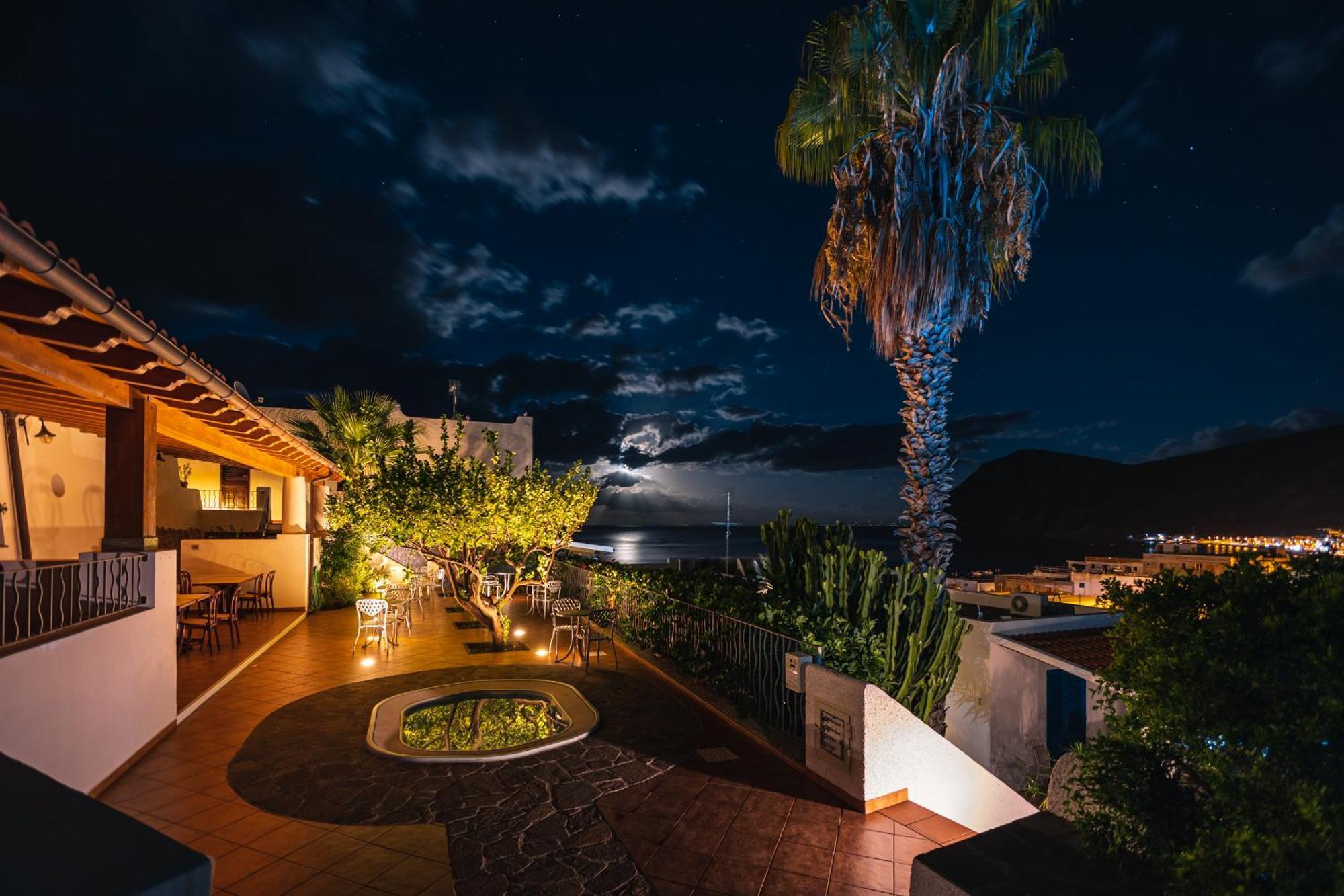 Hotel Residence La Villetta Canneto  Exterior photo