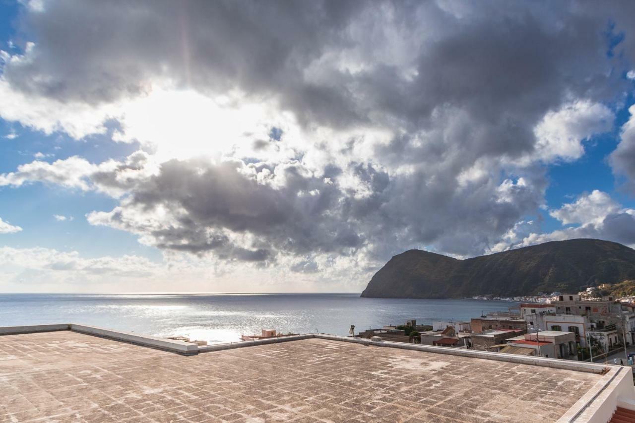 Hotel Residence La Villetta Canneto  Exterior photo